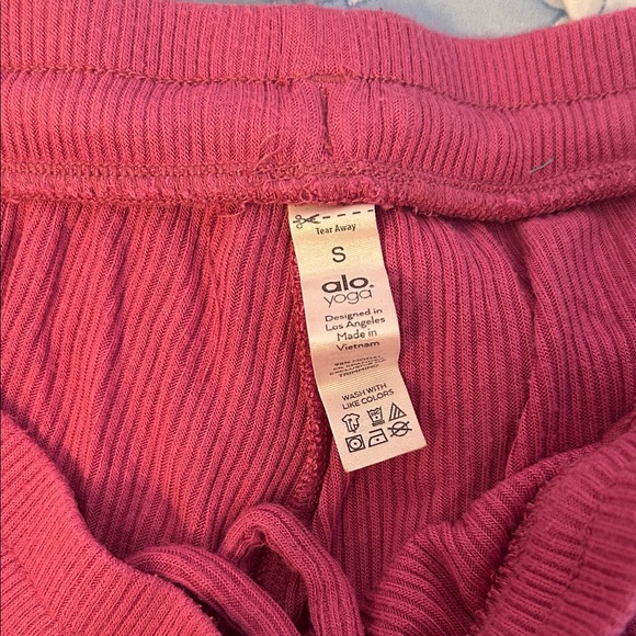 ALO Yoga Raspberry Ribbed Pants - Picture 2 of 4